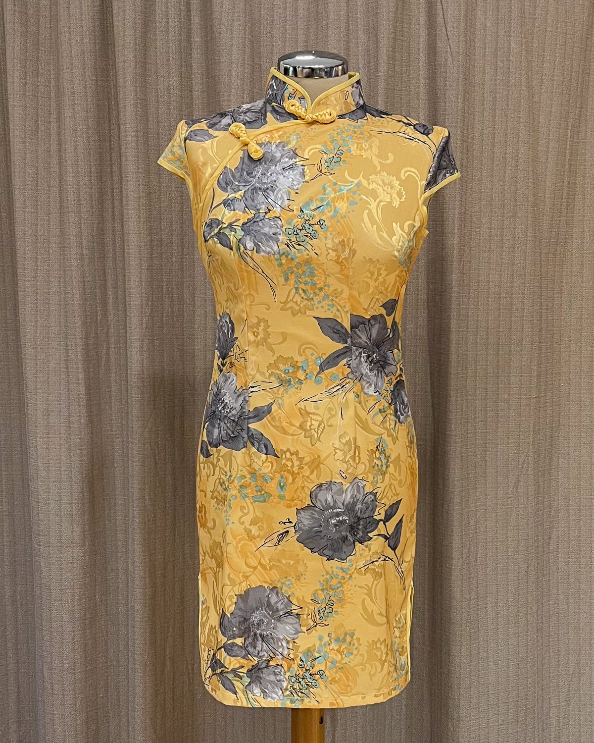 Cheongsam A Fiori Smanicato Taglia XS