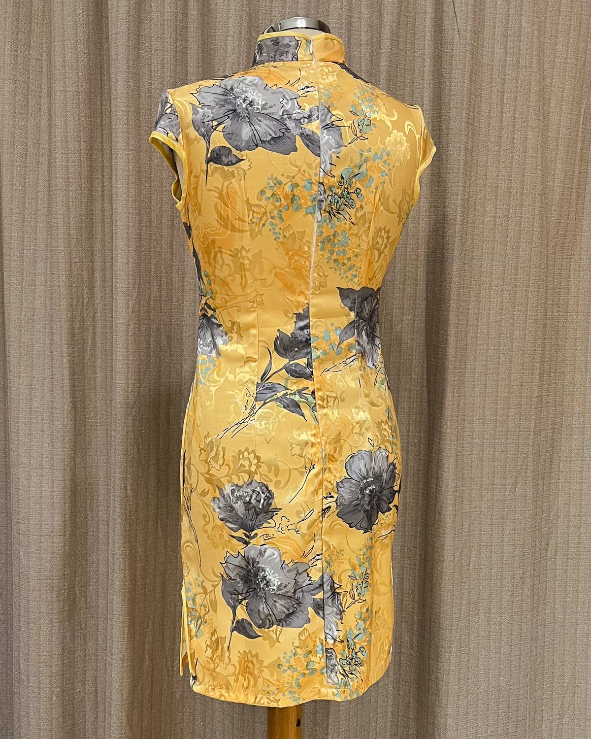 Cheongsam A Fiori Smanicato Taglia XS