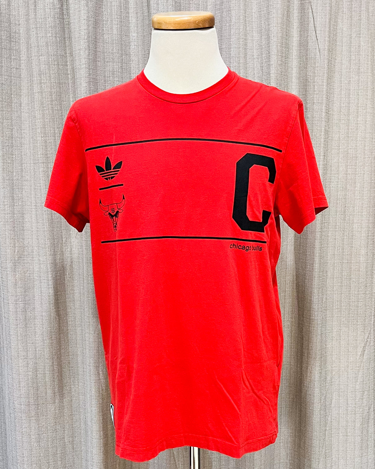 Adidas x Chicago Bulls - Logo Tee - L