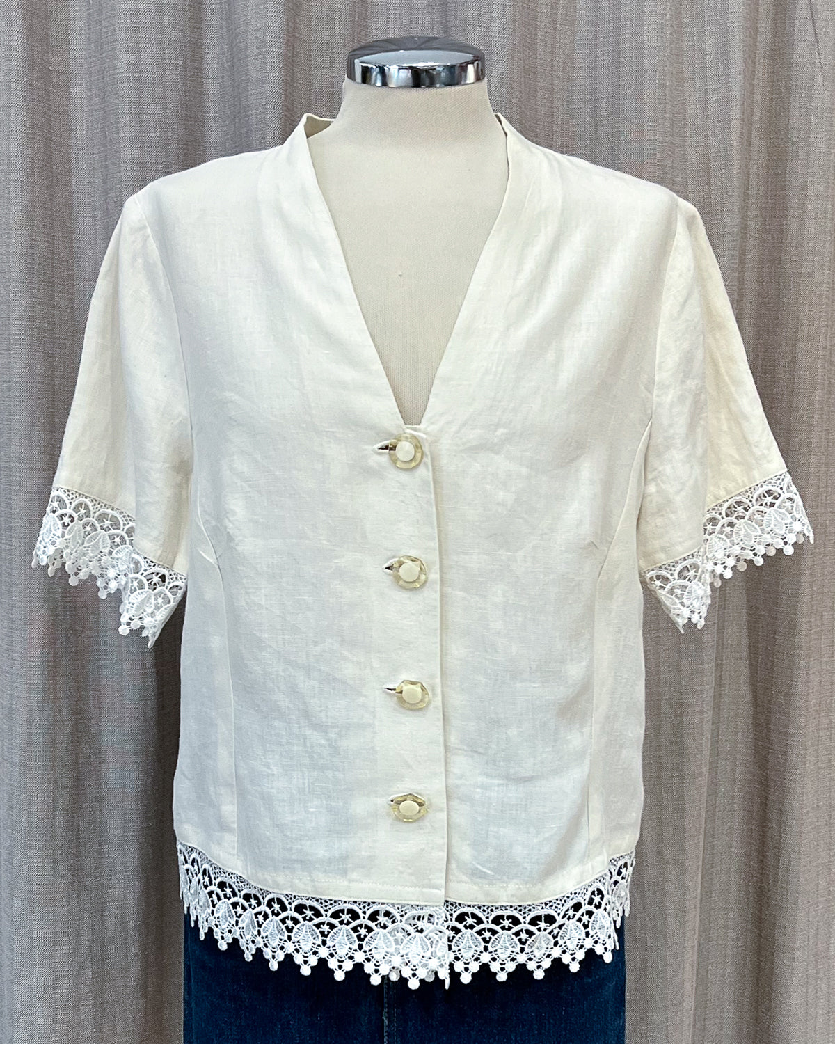 Blusa In Lino Con Ricami E Bottoni Gioiello S